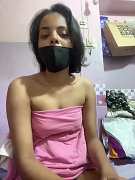 Sandhya_77 élő XXX-chatje