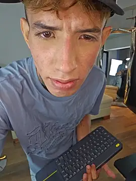 Živý XXX chat Darwinstark_