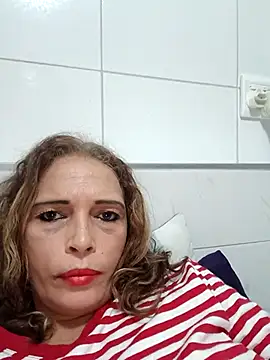 2Juicy_pussy webcam show