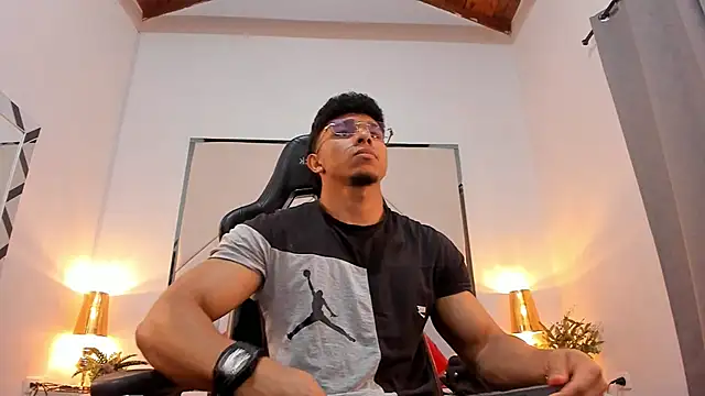XXX chat uživo modela Jayden_VanceJS
