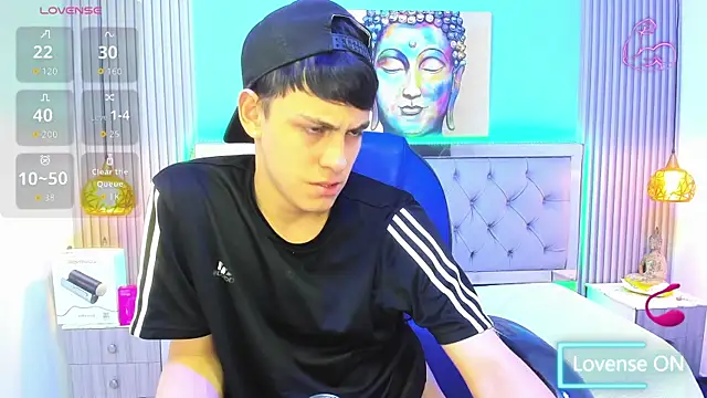 Ethanx18_ élő XXX-chatje
