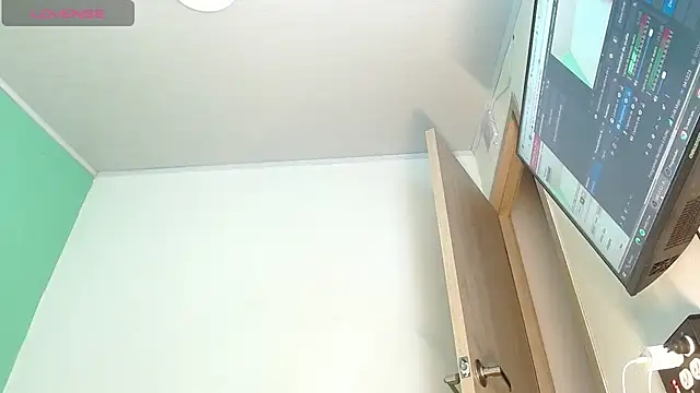 avaleri_cherryのライブXXXチャット