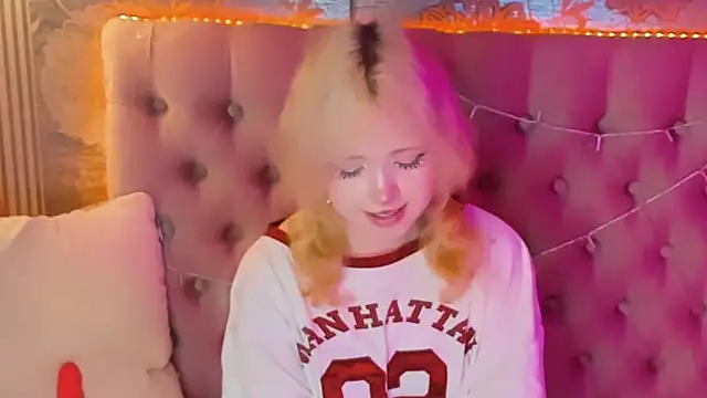 EmilyAngells Chat XXX in diretta