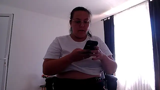 Wetandnaughtyxx's Live XXX Chat