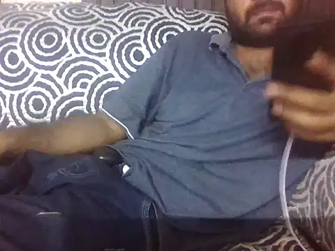 צ'אט XXX בשידו ר חי של lucknowguy