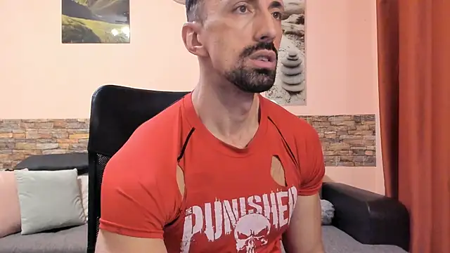 HotHunkTrainer élő XXX-chatje