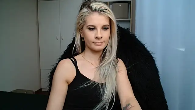 KristineGlow live XXX chat