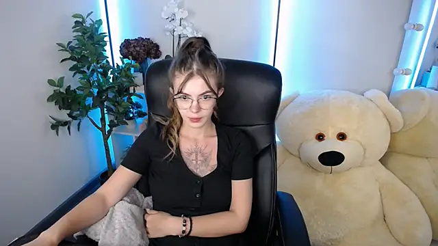 XXX chat uživo modela Ritaneer