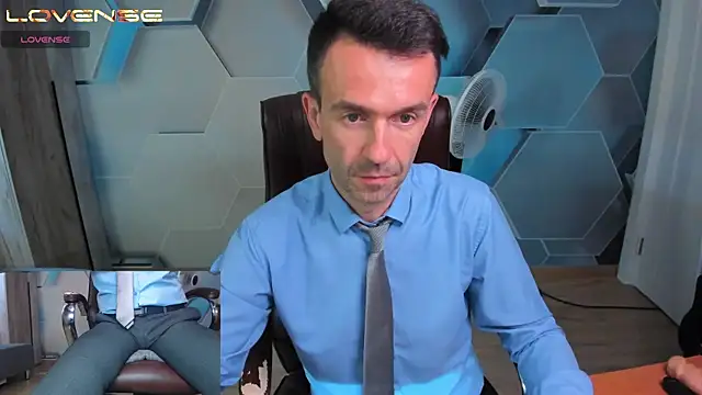Онлайн чат XXX SteveTiger