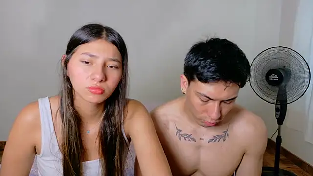 ScarlettAndLucas' Live XXX Chat