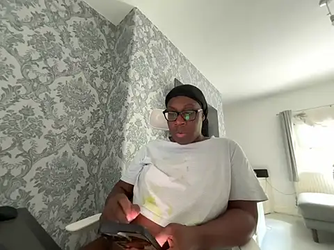 צ'אט XXX בשידור חי של blacksexybeauty31