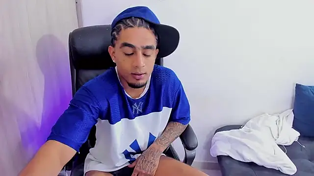 dominic_brandd23's Live XXX Chat