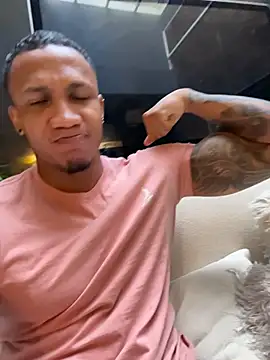 LoganVarela Chat XXX live