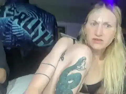 lavender_spits Chat XXX in diretta