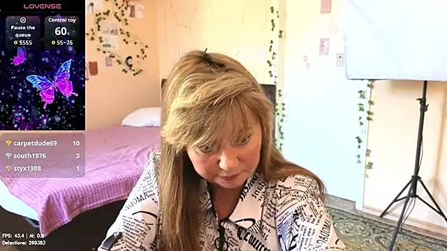 Melania_Cook Adlı Modelin Canlı XXX Sohbeti