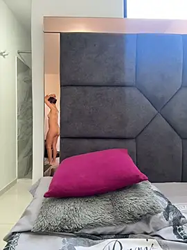 Chat +18 de ViankaRose ao vivo