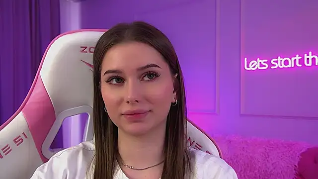 DianaVert Adlı Modelin Canlı XXX Sohbeti