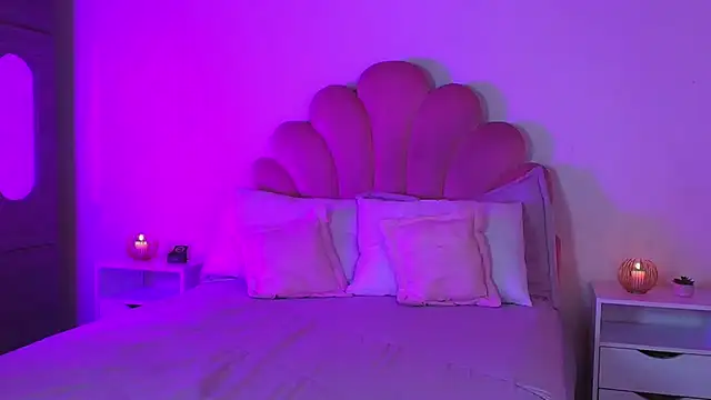 Chat +18 de MiaColucci18 ao vivo