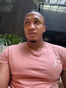 XXX chat uživo modela LoganVarela