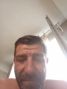 Alexdaniel89 即時 XXX 聊天