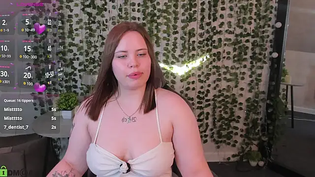 Chat +18 de EricaElliott ao vivo