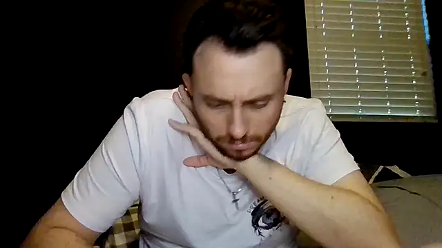 Chat XXX en directo de Mikecloudyhawk