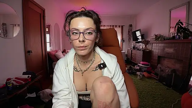 GennaJames Adlı Modelin Canlı XXX Sohbeti
