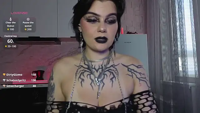 IntrigueYourDay's Live XXX Chat