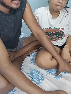 Unique_CuteCPLLs' Live XXX Chat