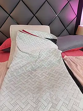ELLA_KELLY Adlı Modelin Canlı XXX Sohbeti