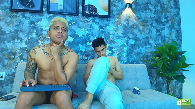 Chat XXX en directo de Alejandro_and_Deiby