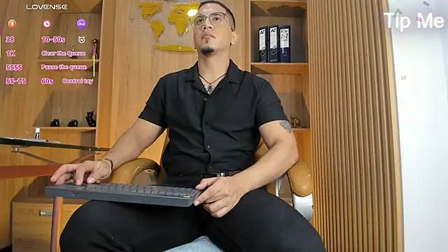 JoshMillerr_ élő XXX-chatje