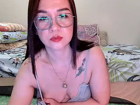 KissHott Adlı Modelin Canlı XXX Sohbeti
