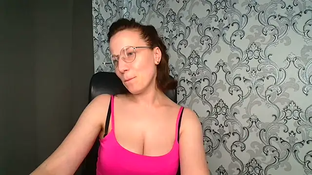 Chat +18 de Kelly_Kisss ao vivo