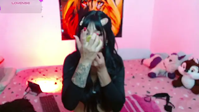 แชท XXX สดของ Divinejewel69