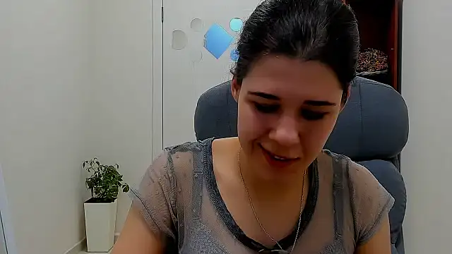 Joannia Adlı Modelin Canlı XXX Sohbeti