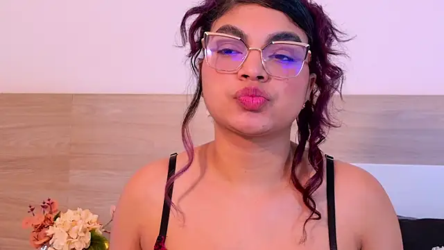 MelodyAlvarez Chat XXX in diretta