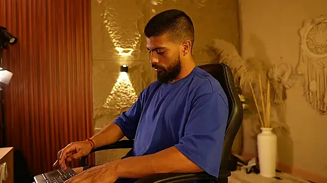 צ'אט XXX בשידור חי של DannSaenz