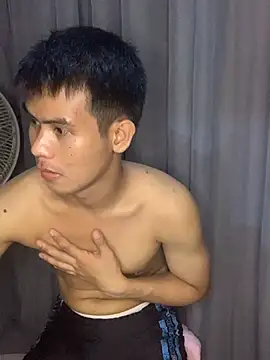 Asianboy_2000 即時 XXX 聊天