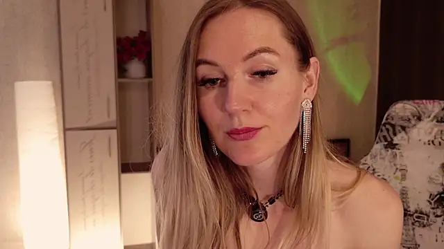 Hello_Lisha's Live XXX Chat