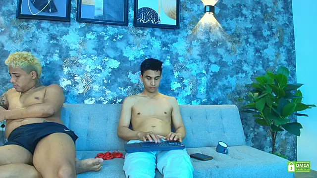 Alejandro_and_DeibyのライブXXXチャット