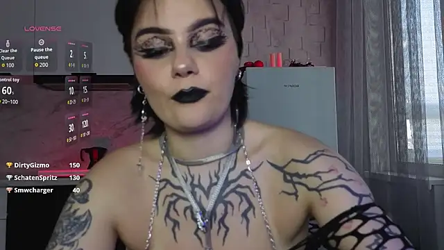 IntrigueYourDay's Live XXX Chat