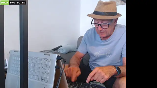 Онлайн чат XXX bluedae1