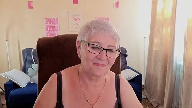 Chat +18 de Sandra_Snowflake ao vivo