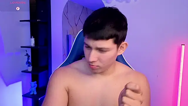 Živý XXX chat JamesCr_