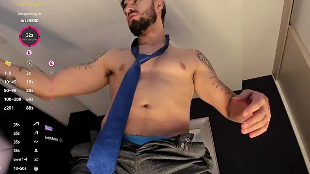 צ'אט XXX בשידור חי של MarkWalker__