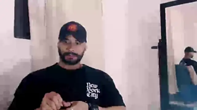 musclehetero Adlı Modelin Canlı XXX Sohbeti