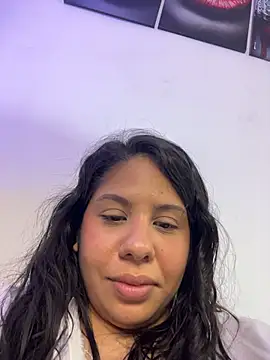 צ'אט XXX בשידור חי של downsonMia