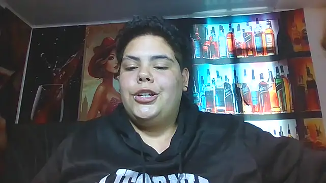 Chat +18 de Hailey_Curvy ao vivo