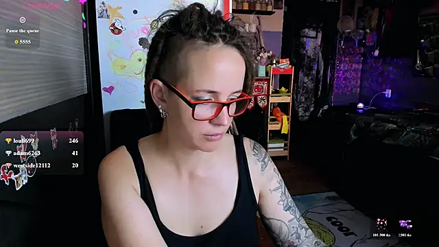 XXX chat uživo modela LisaFoxy_y